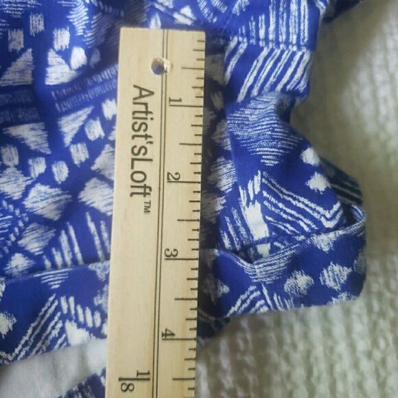 VTG American Eagle Shorts Women's Size 4 Cuffed Midi Stretch Blue Diamond Print - Picture 10 of 11
